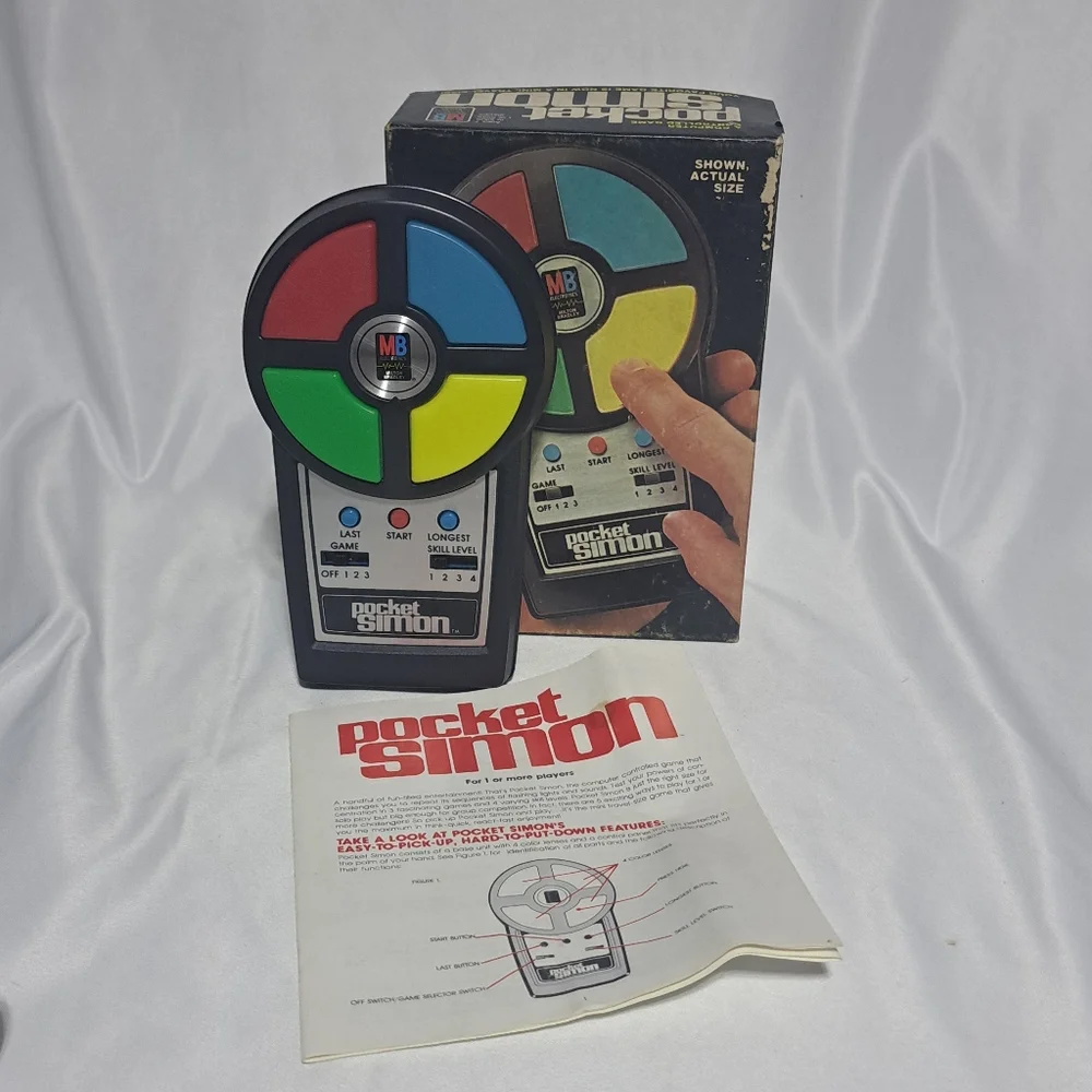 Vintage 1980 Milton‎ Bradley Pocket Simon Electronic Handheld Game UNTESTED